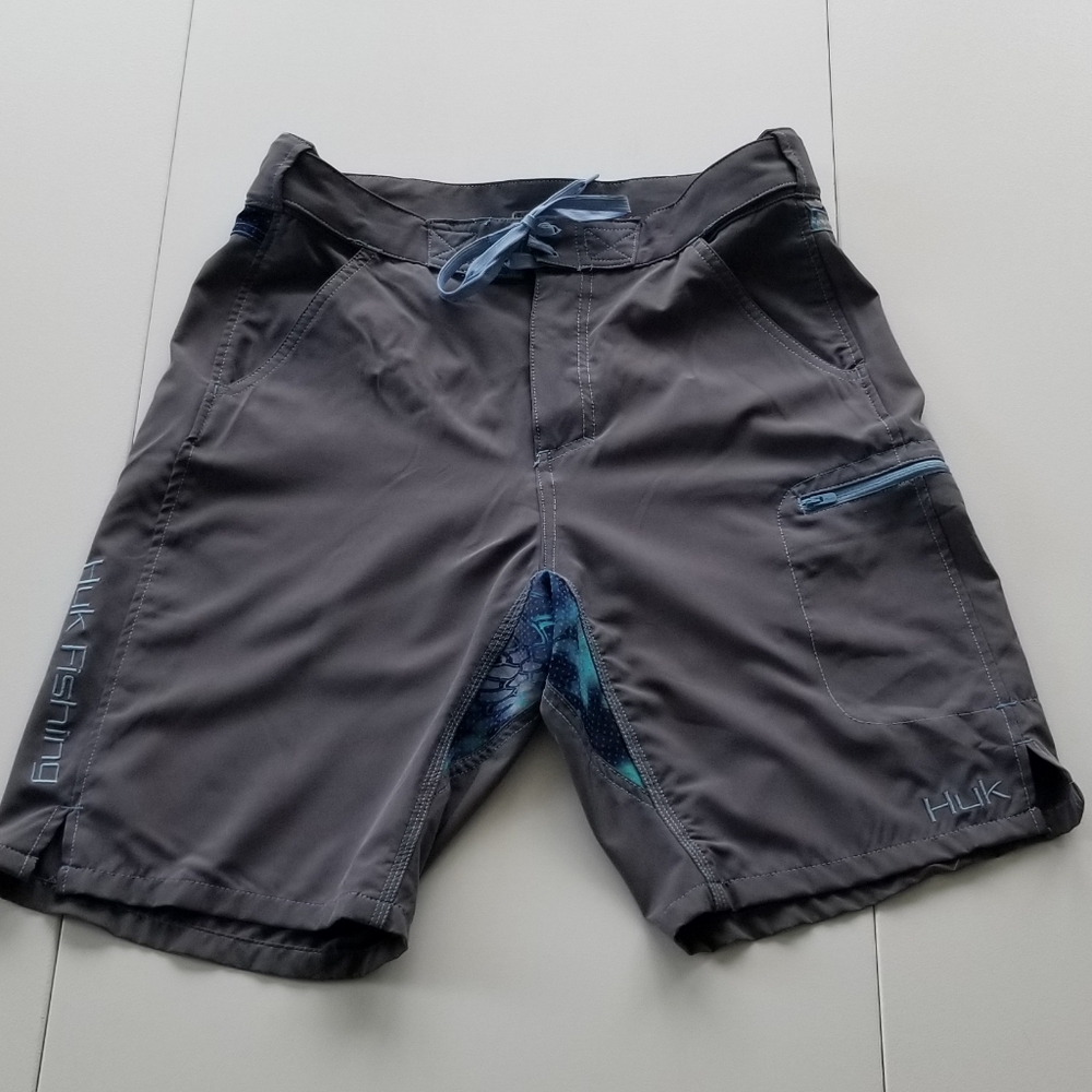 Huk fishing shorts size medium